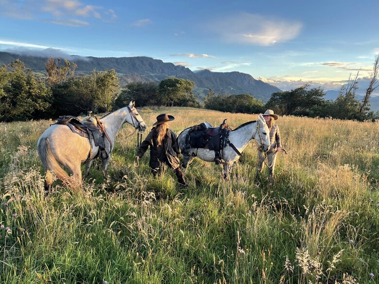 Cabalgata a caballo y mula Vista Laguna del Sisga - Suesca, Colombia
