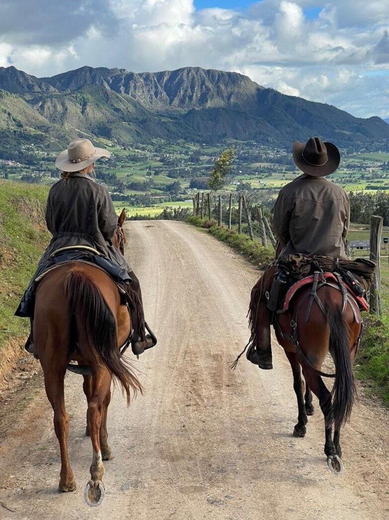 Cabalgata a caballo y mula Montañas de Suesca - Suesca, Colombia