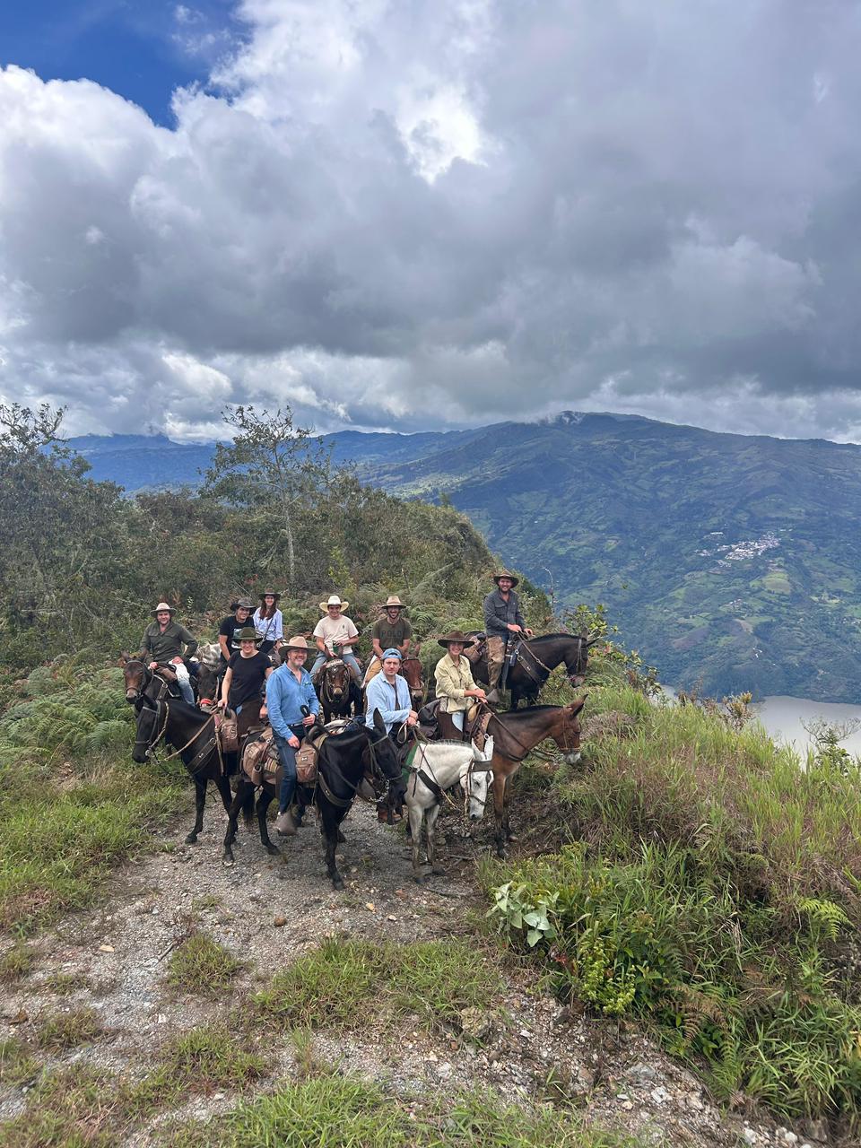 Cabalgata represa Chivor La Bandolera